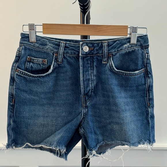 Topshop Moto denim shorts, size 24 - Picture 1 of 4